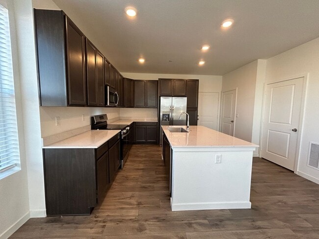 Building Photo - Beautiful New Build in the Heart of Timnat...