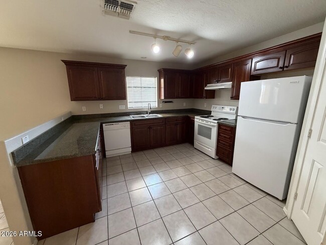 Building Photo - 12809 W Dreyfus Dr