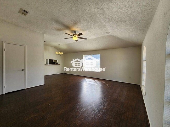 Foto del edificio - 2446 Autumn Springs Ln