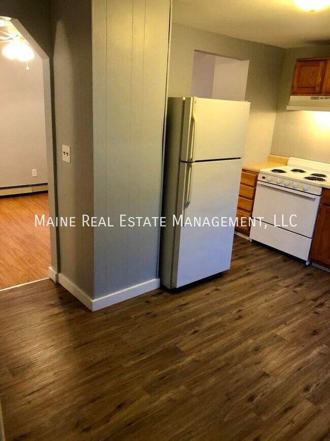 Building Photo - 326 Grove St