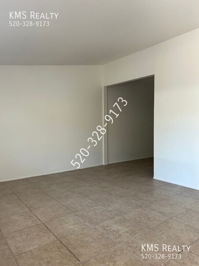 Building Photo - 5126 E Bellevue St