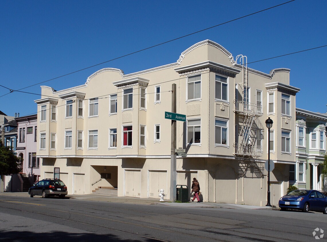 Primary Photo - 200 Irving St