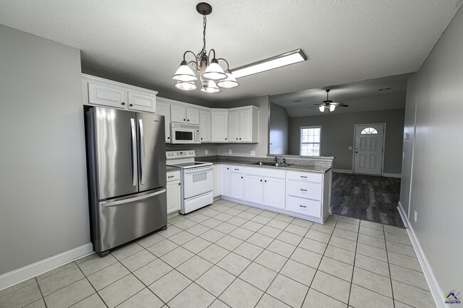 Building Photo - 307 Nile Ln