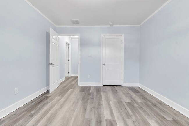 Foto del edificio - 1682 Pendleton St
