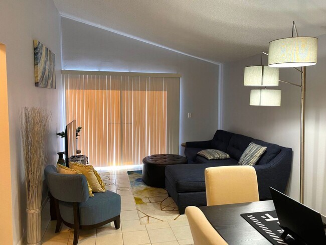 Foto del edificio - Romantic 1BR/1BA Top-Floor Condo with Garden Tub & Scenic Balcony Views – Dockside Orlando