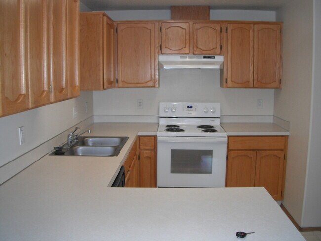 Building Photo - Spacious Kellie's Landing Duplex w/ Double...