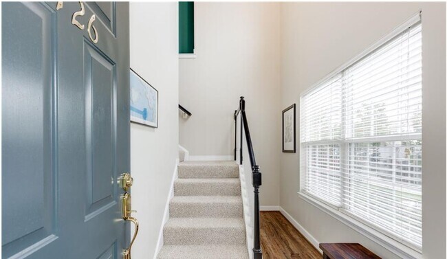 Foto del edificio - 4726 Twin Hickory Lake Dr