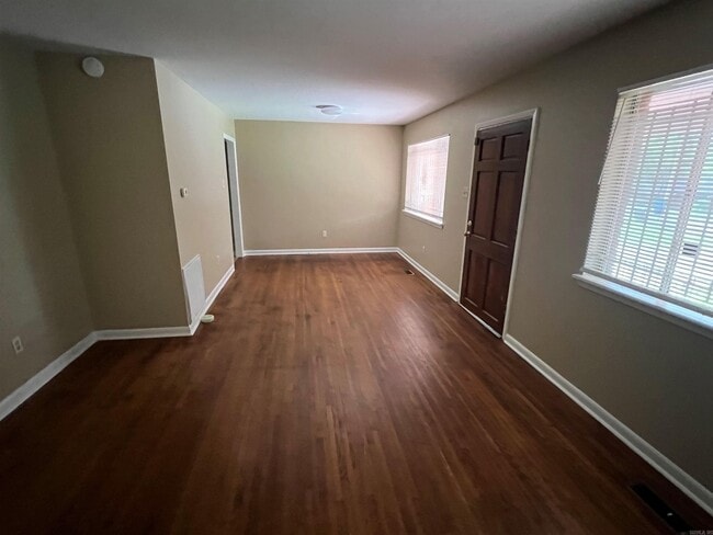 Building Photo - 12 Bellemeade Dr