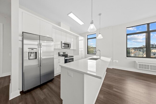 Building Photo - 121 34th St