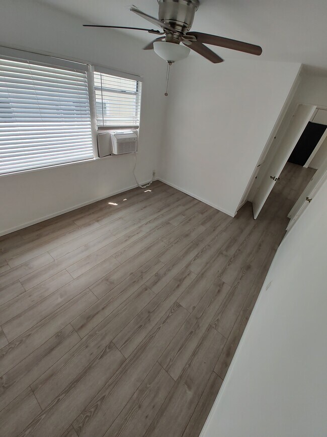 Bedroom - 16124 Sunset Blvd