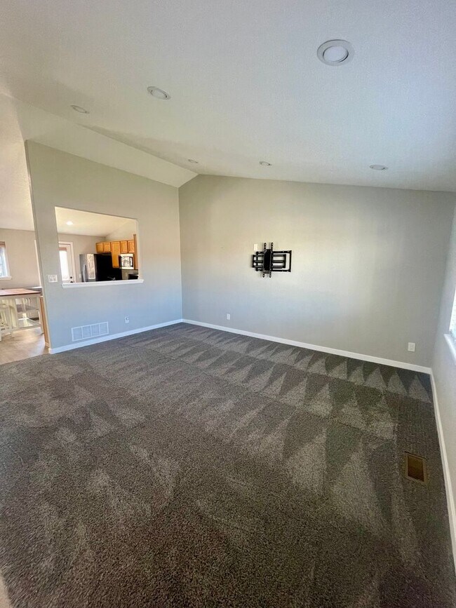 Building Photo - Lovley 3 bedroom home located in Steston H...