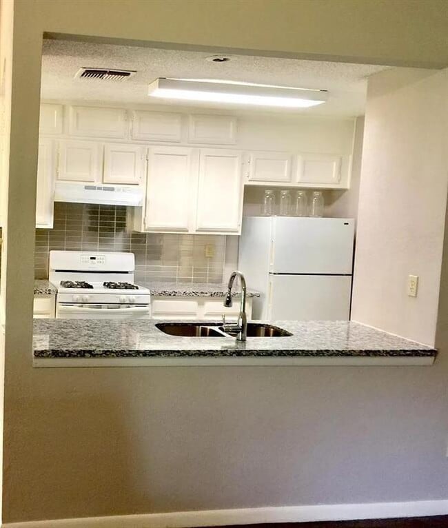 Building Photo - 3934 Kitchen Hill Ln