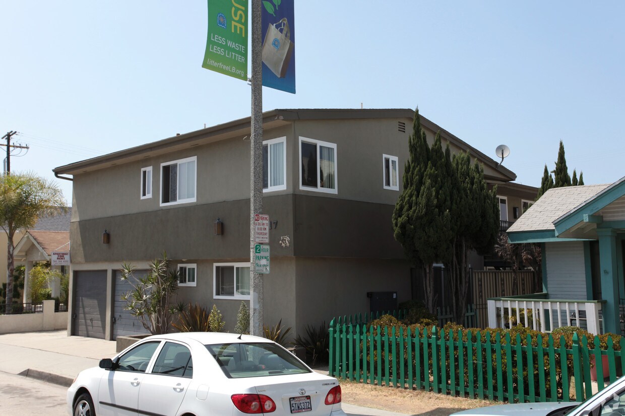 Building Photo - 2117 E 4th St