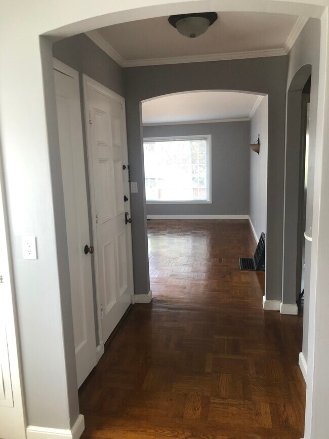 Foyer and Living - 860 Highland Ave