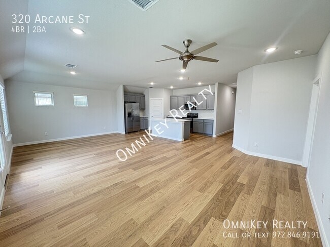 Building Photo - 320 Arcane St