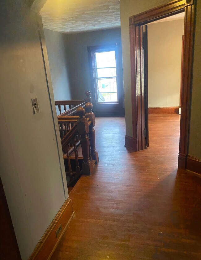 Foto del edificio - 511 W 7th St