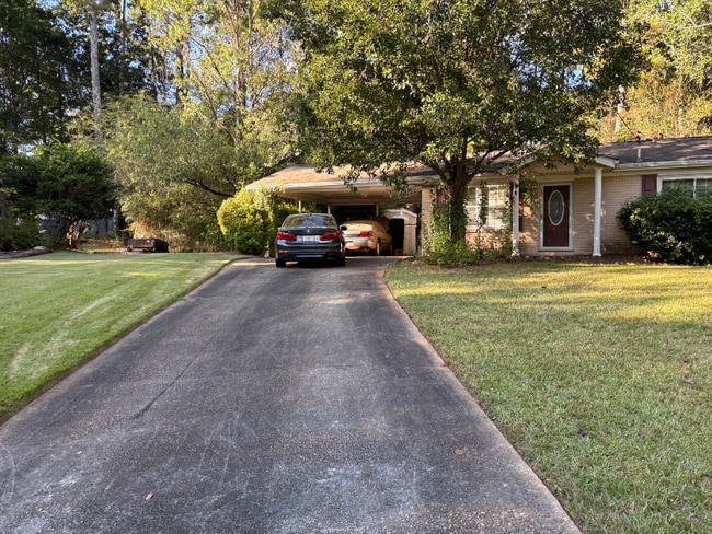 Foto del edificio - 2311 Chestnut Log Pl