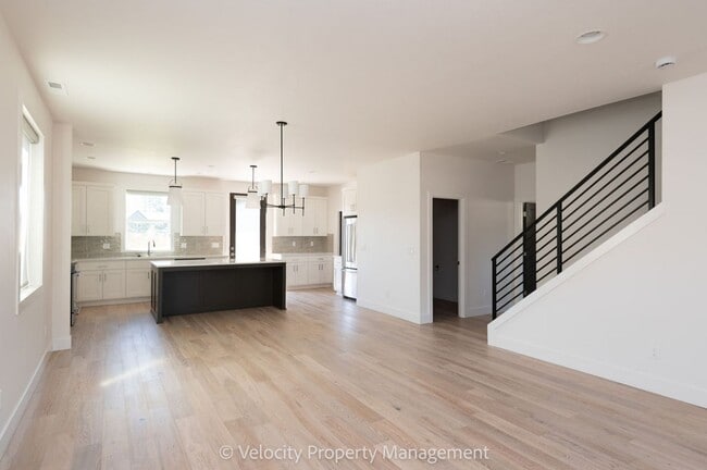 Building Photo - Brand New Beautiful Home!