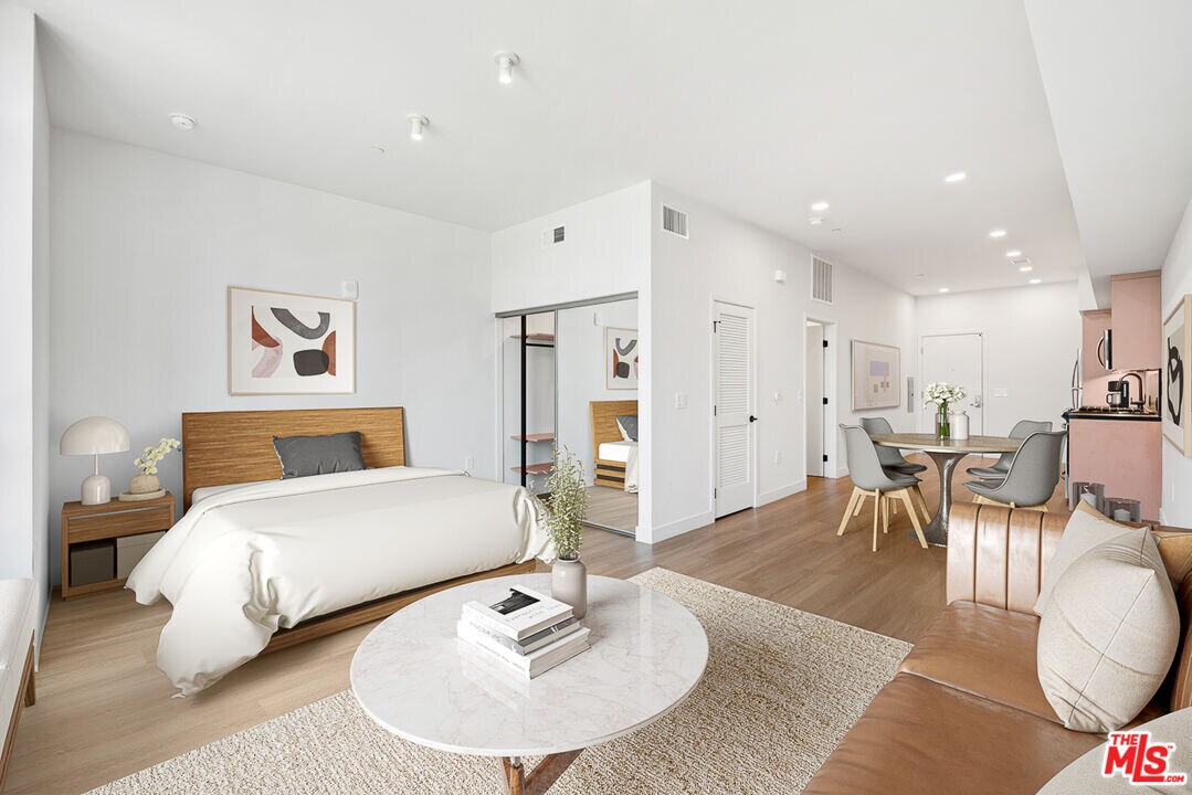 Foto principal - 10601 Washington Blvd