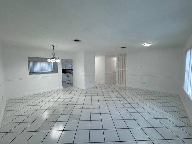 Building Photo - 6884 NW 14th St