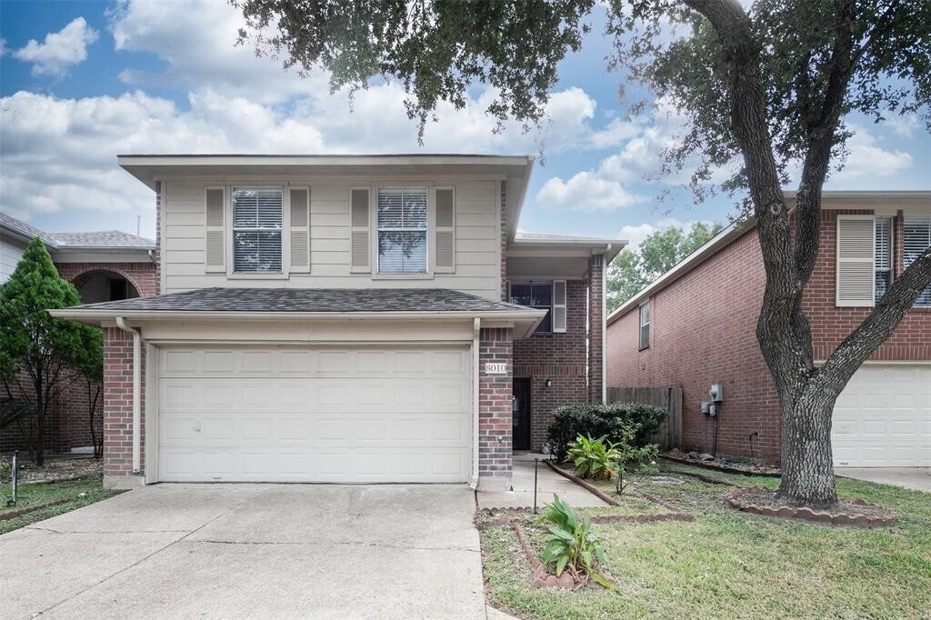 Primary Photo - 8010 Golf Green Cir