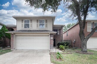 Building Photo - 8010 Golf Green Cir
