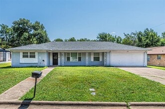 Building Photo - 1805 W Cedar Elm Dr