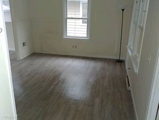 Building Photo - 3 br, 1 bath House - 34 Carlisle St