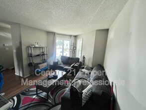 Building Photo - 1033 Youville Dr W Northwest