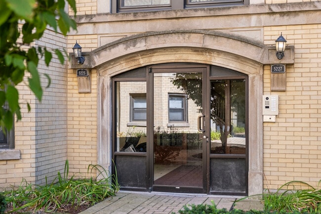 Building Photo - 5227 S Drexel Ave