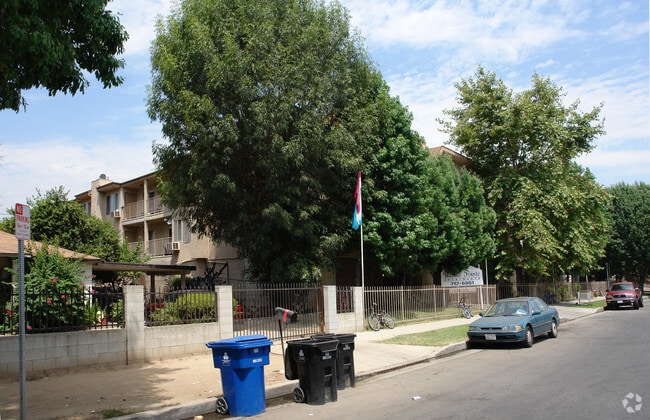 Building Photo - Walnut Point Apartments