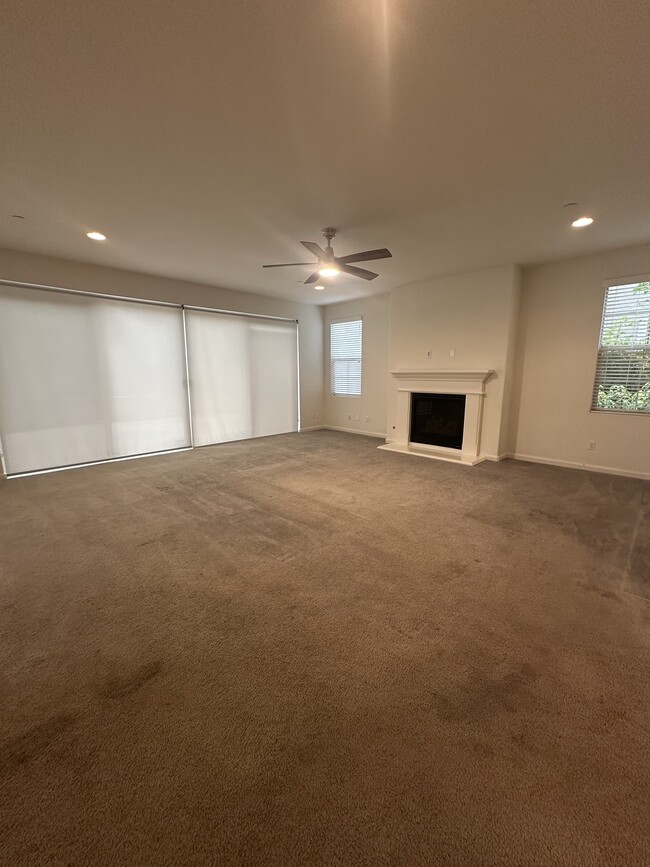 Foto del edificio - 6449 Autumn Gold Way