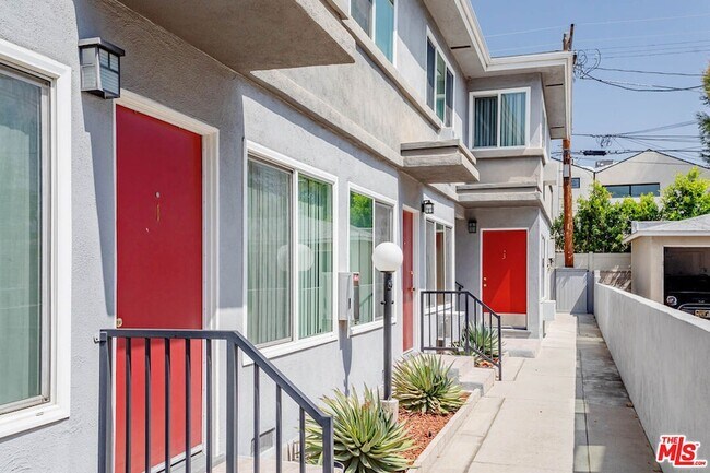 Foto del edificio - 11749 Riverside Dr