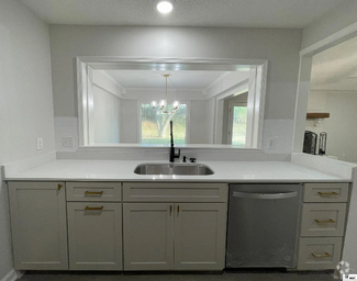 Building Photo - 121 Clearwater Cir