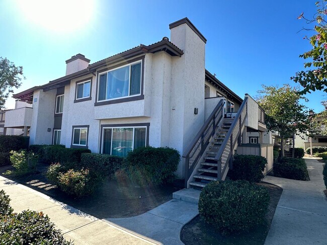 Building Photo - Upgraded 2 Bed 1.5 Bath Condo Central A/C ...