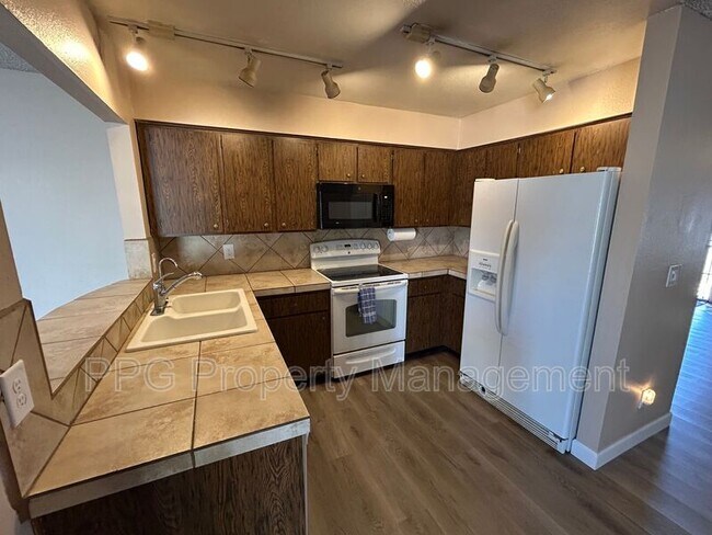 Building Photo - 14409 N 45th Ave