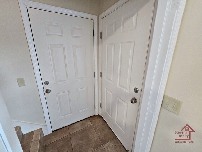 Building Photo - 1090 N Washington Ave