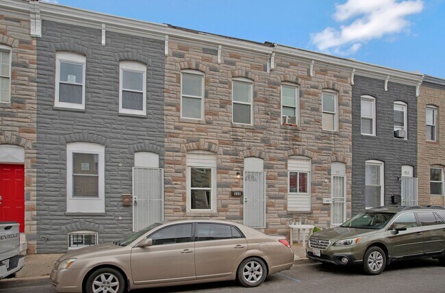 Building Photo - 808 N Port St