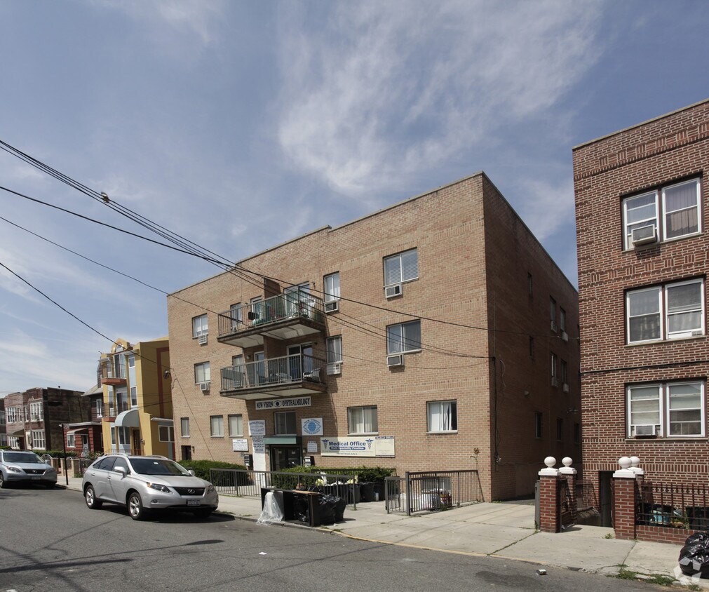 Foto principal - 2323-2327 83rd St