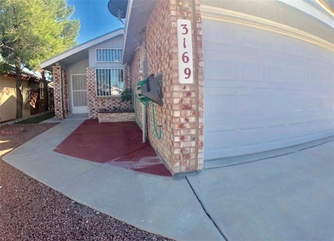 Building Photo - 3169 Queens Garden Cir