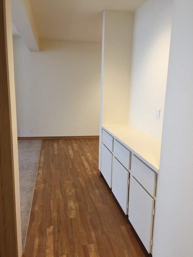 Building Photo - Meridian Place Apartments