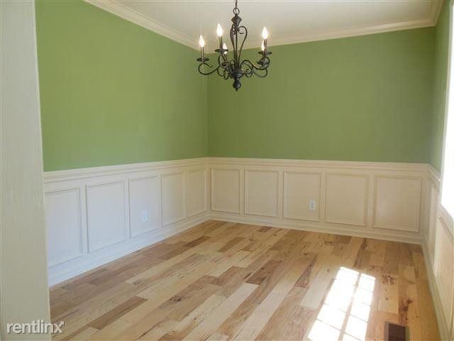 Building Photo - 4 br, 2 bath House - 425 Bellingham Court