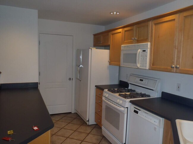 Foto del edificio - COMING SOON! 2-Bedroom, 2-Bathroom Summit ...