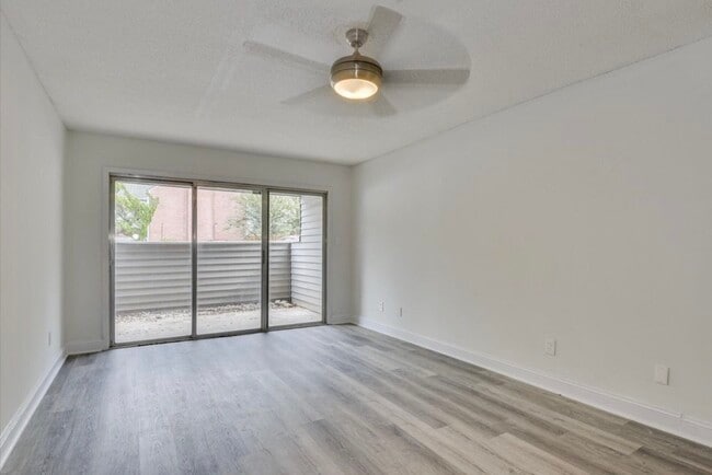 Foto del edificio - 1017 Stevens Creek Rd