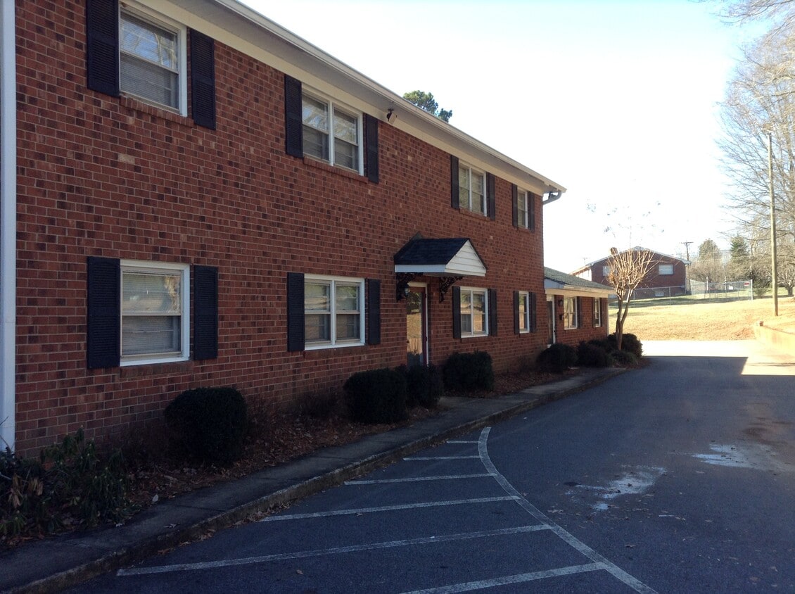 Foto del edificio - 110 Hedgecock Ave SW