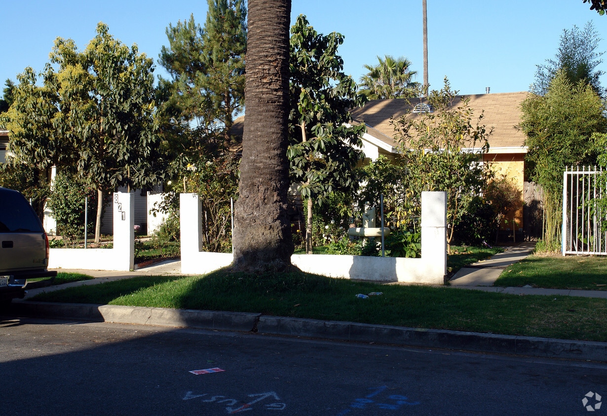 Foto del edificio - 821 S Myrtle Ave