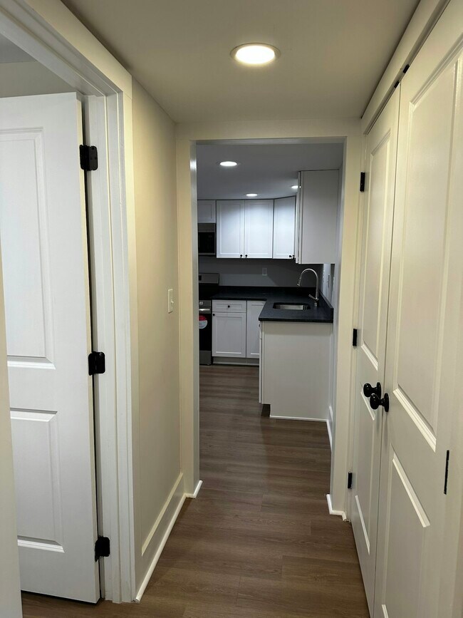 Foto del edificio - 2110 E Raccoon Valley Dr