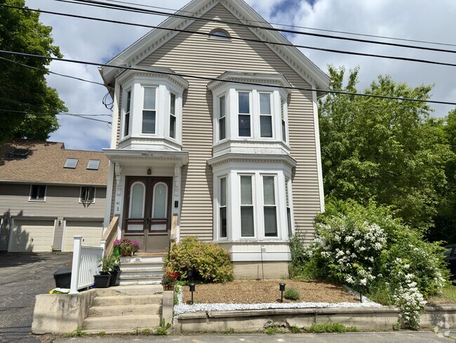 Building Photo - 41 Pleasant St