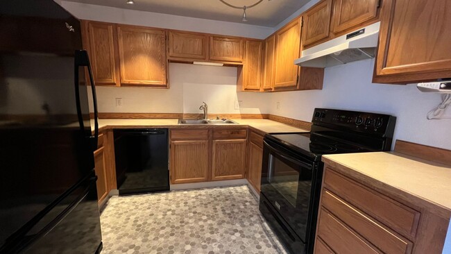 Foto del edificio - Beautifully maintained (3) bedroom, (2) ba...