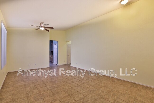 Foto del edificio - 17504 W Desert View Ln